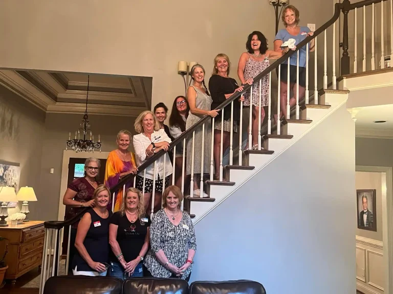 Nice group photo on the stairs!